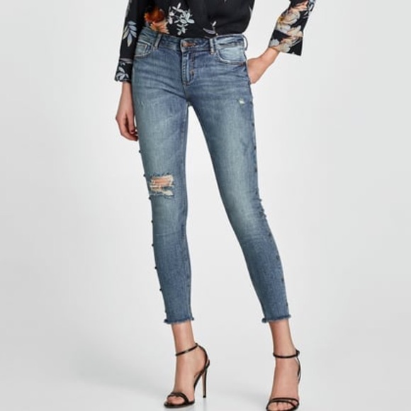 Zara Denim - Zara Skinny chewed hem jean